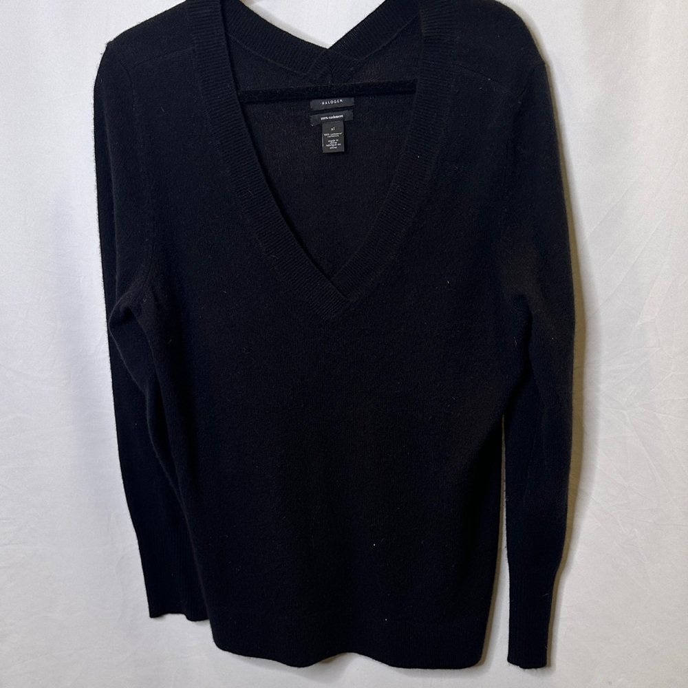 Halogen black 100% cashmere sweater with front and back v neck.  VGUC. Sz XL